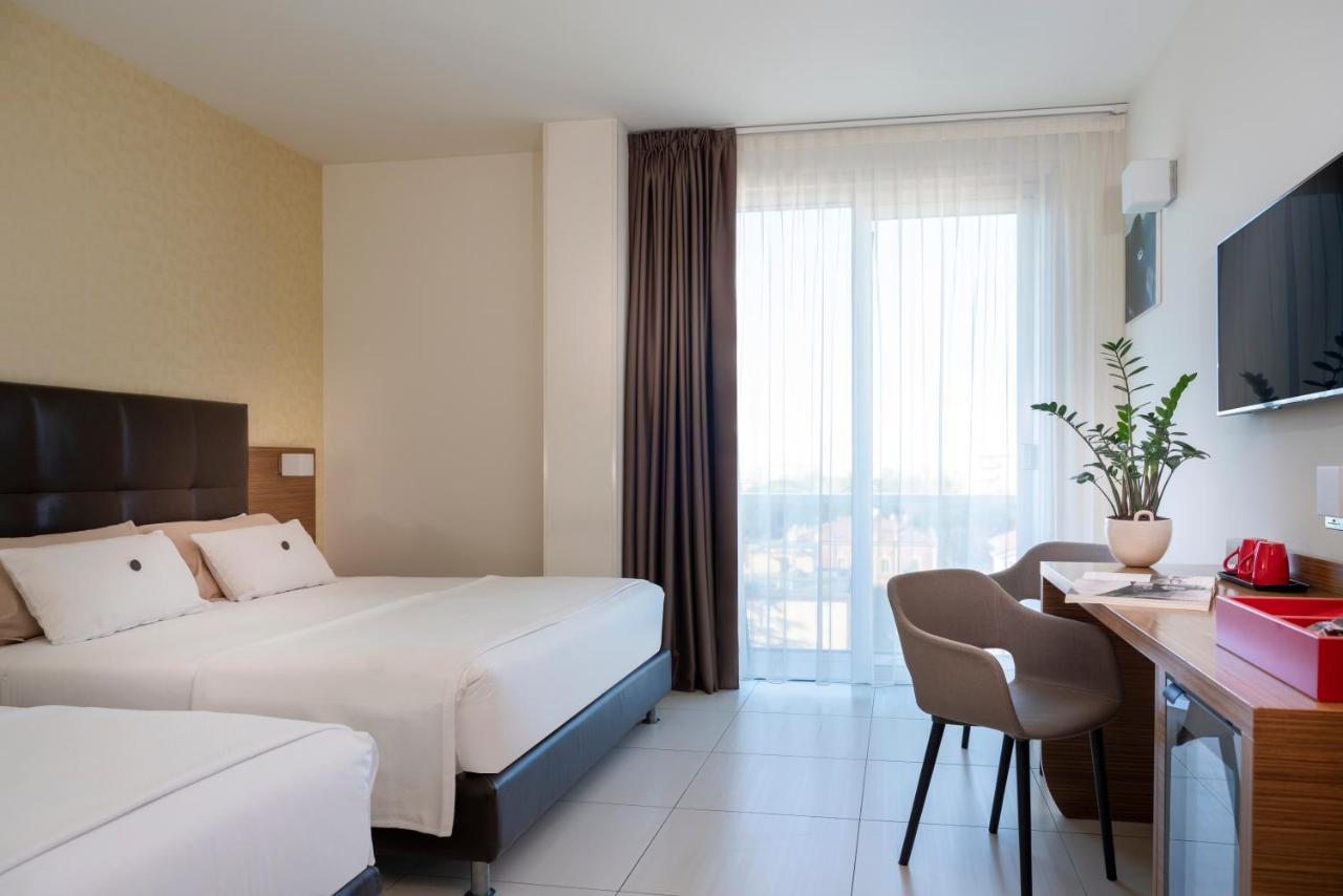 Aqua Hotel Rimini Luaran gambar